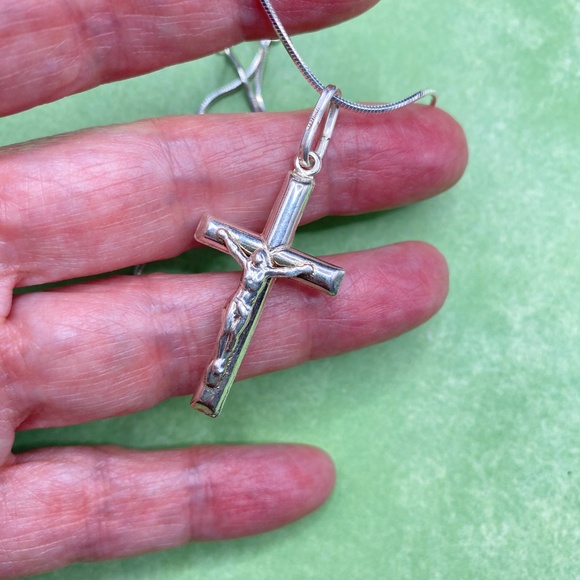 .925 ITALY Silver Crucifix Necklace On Chain Unisex Christian Religious Jesus - Picture 9 of 9